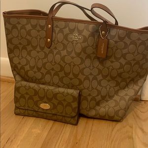 Coach purse and wallet